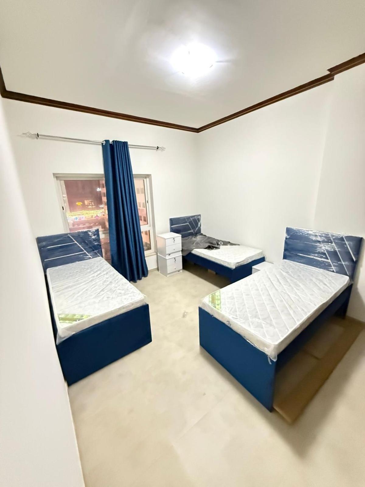 Backpackers Heaven ! 18 Beds In A 2 Bedroom Apartment In Front Of Union Metro Station Diera Dubai Ngoại thất bức ảnh